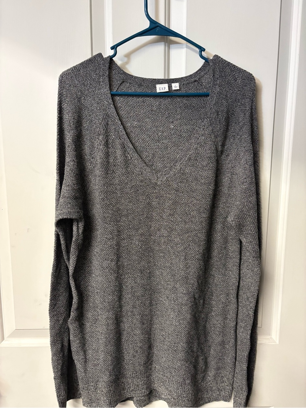 GAP Women's Heather Gray V-Neck Sweater